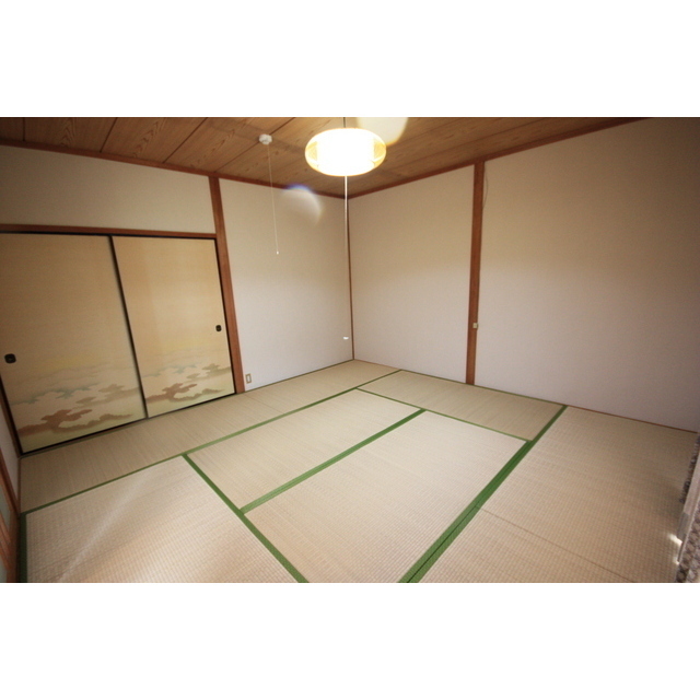 居室・リビング　和室８畳