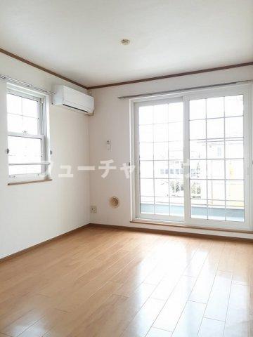 居室・リビング　ゆったり過ごせる居間です