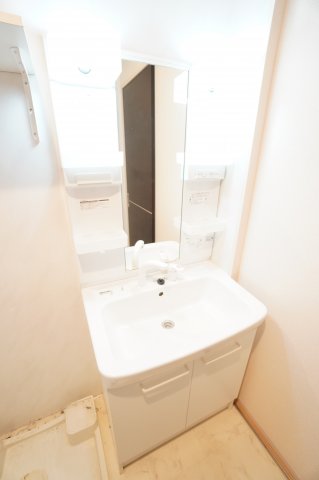 洗面設備　※同物件・同タイプの写真です。