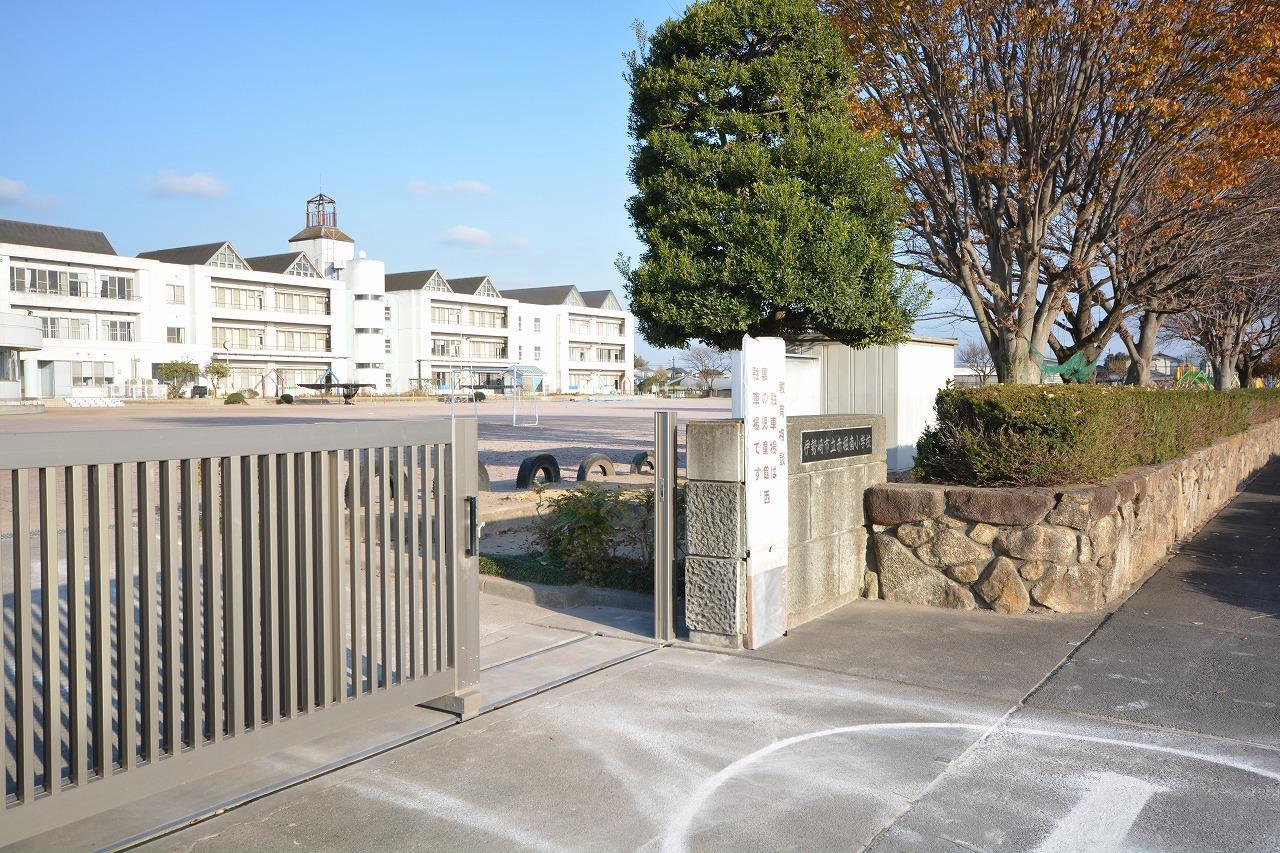 小学校　赤堀南小学校（小学校）まで1130m