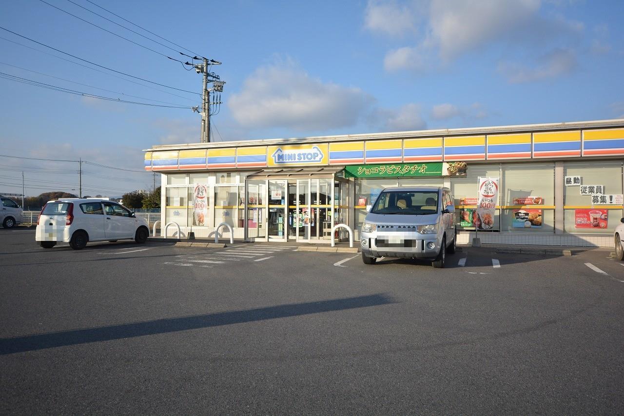 コンビニ　ミニストップ伊勢崎今井店（コンビニ）まで1235m