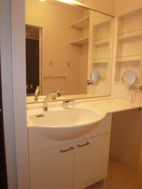 洗面設備　別の部屋の写真です