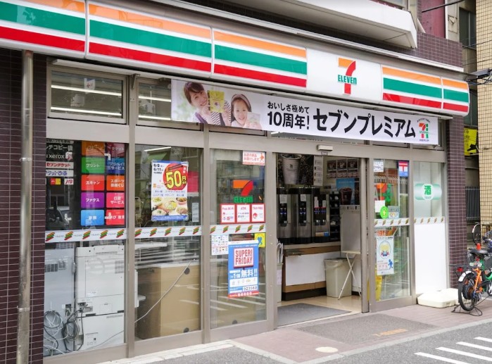 コンビニ　セブンイレブン 台東4丁目店（コンビニ）まで1004m