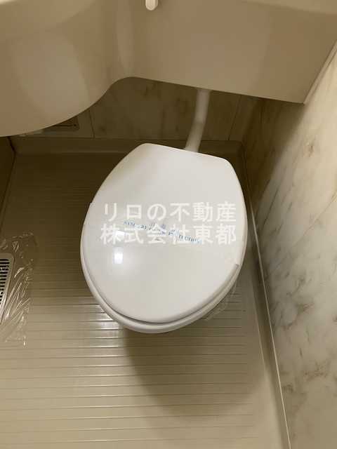 東京メトロ日比谷線 北千住駅 徒歩9分 2階建 築40年のトイレ写真