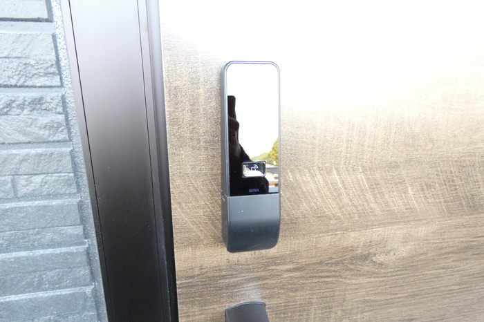 セキュリティ　玄関ドア
