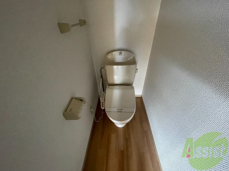 トイレ　こちらはトイレです。清潔感があり、安心して使用できます。