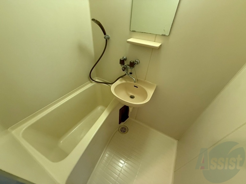 バス・シャワールーム　お風呂です。ゆっくりお風呂につかるのも体に良いですね～