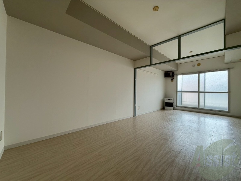 居室・リビング　明るいお部屋は気持ちよく過ごせそうですね。