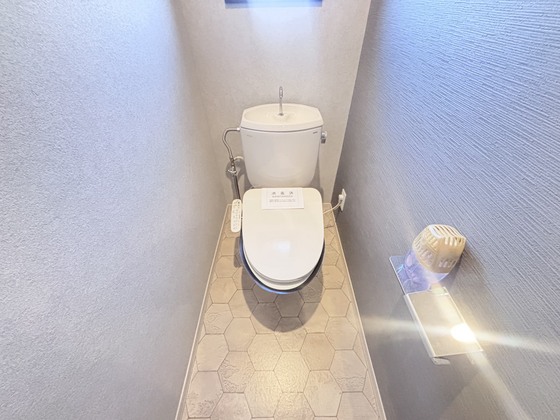 トイレ　温水洗浄便座