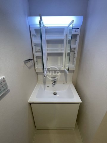 洗面設備　スプランディッド弁天町WEST　独立洗面台