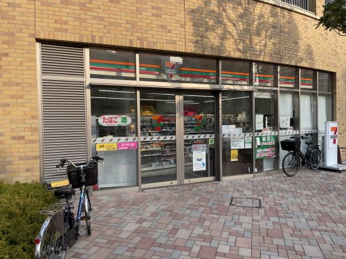 コンビニ　セブンイレブン 晴海2丁目店（コンビニ）まで4m