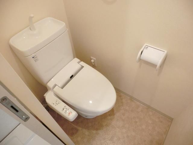 トイレ　洗浄便座付お手洗