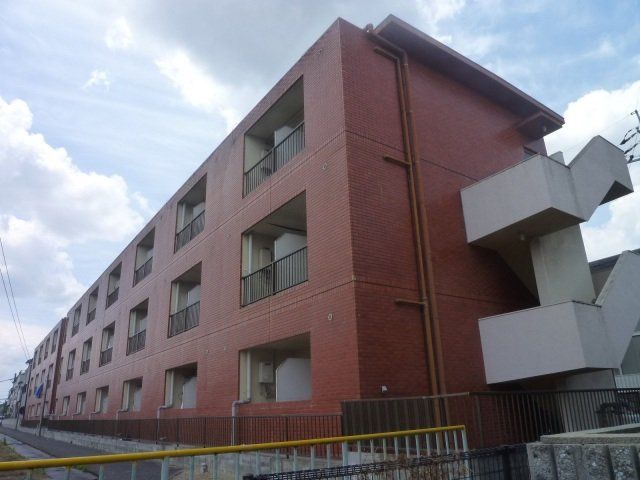 建物外観　プラザ・ハピネス高安