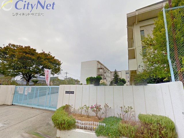 小学校　伊丹市立鈴原小学校（小学校）まで300m