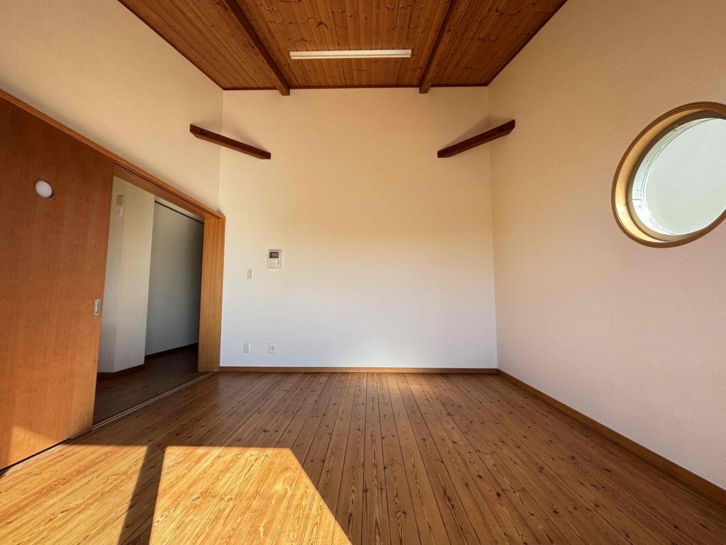 居室・リビング　駐車場