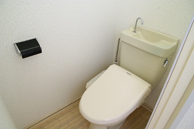 トイレ　類似室内
