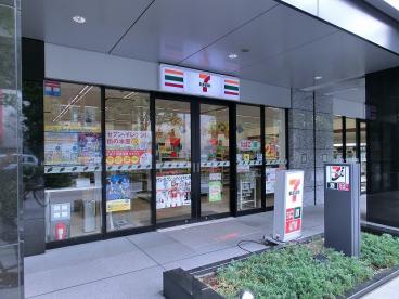コンビニ　セブンイレブン 台東東上野4丁目店（コンビニ）まで312m