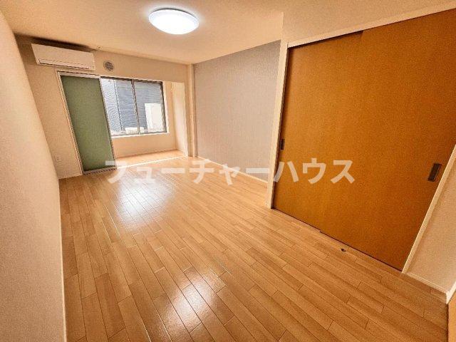 KY キューブの居間写真