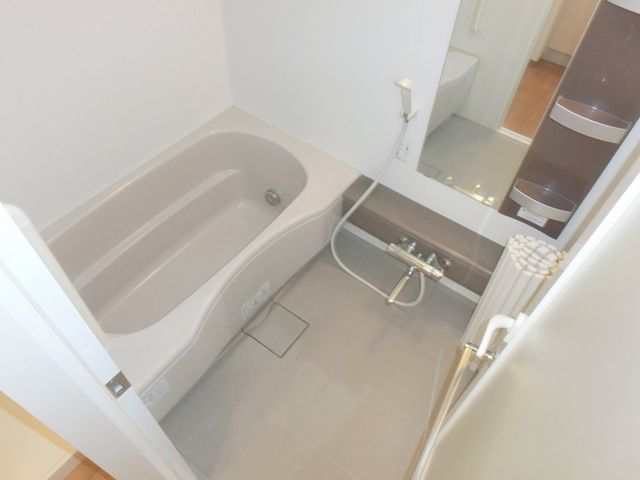 バス・シャワールーム　★追い焚き付・浴室乾燥機付のバスルームです★