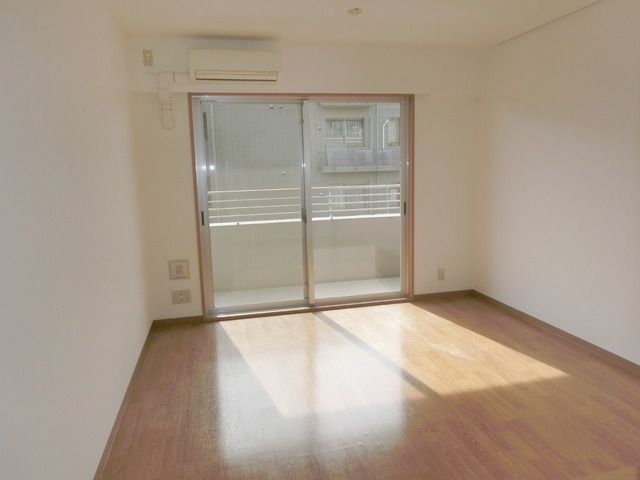 居室・リビング　★12帖の広いリビングスペースです★