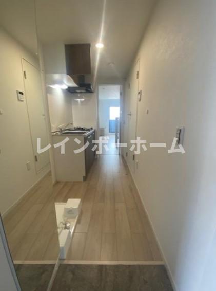 玄関　※建築中のため同施工会社参考写真となります。