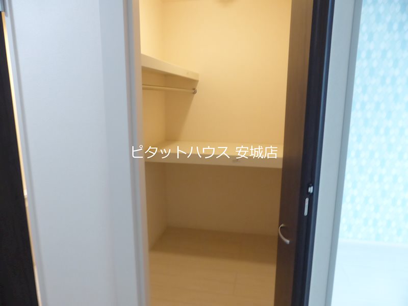 収納　同物件別部屋