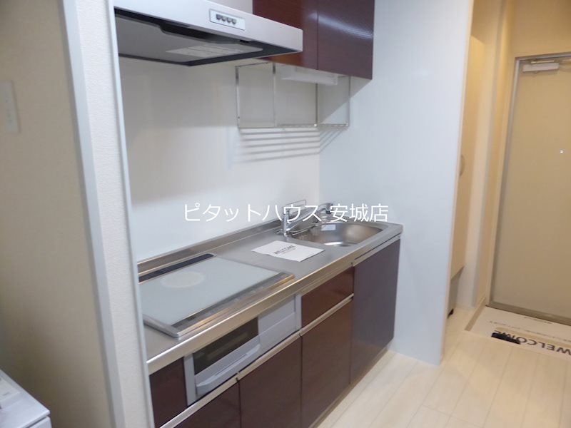 キッチン　同物件別部屋