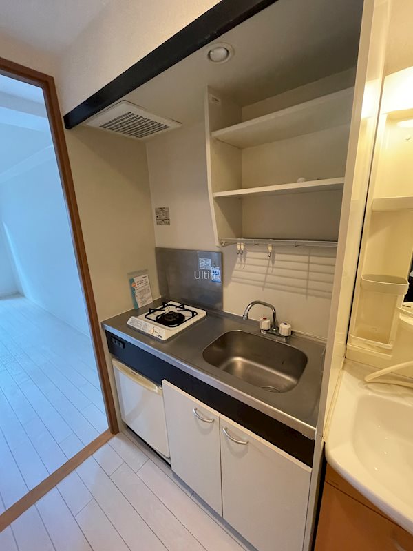 キッチン　※同タイプの他のお部屋です