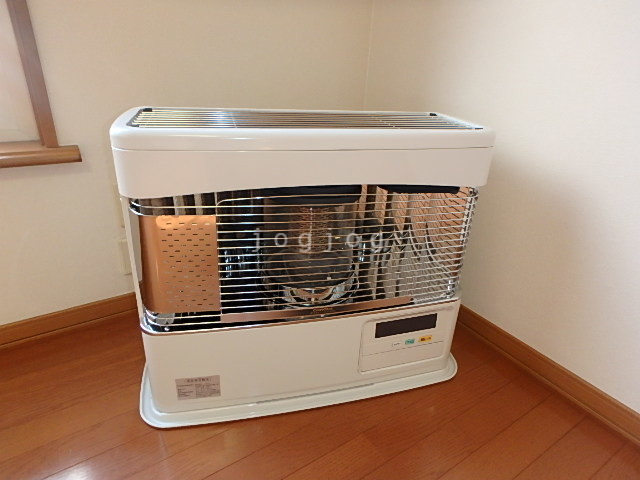 その他設備　灯油ＦＦ式ストーブ