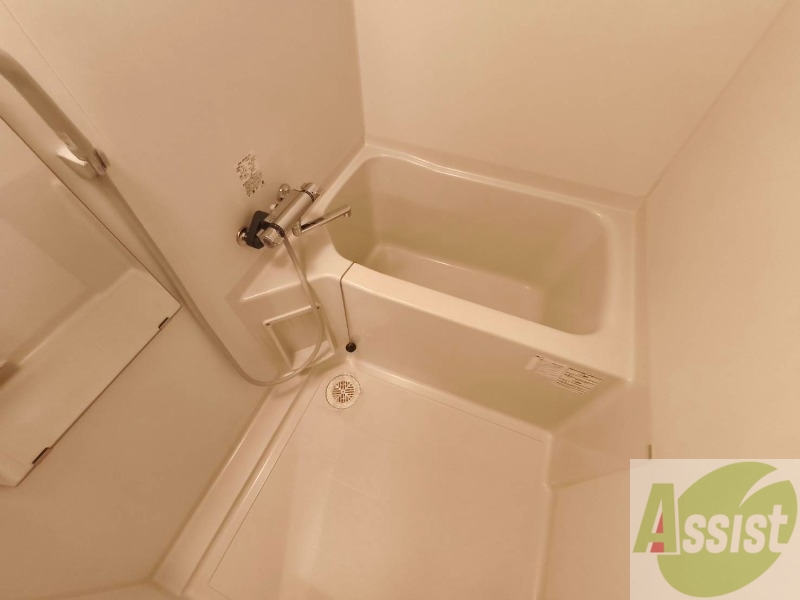 バス・シャワールーム　お風呂になります。一日の疲れを癒してくださいね。