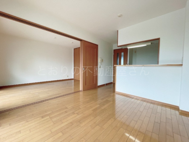 居室・リビング　カウンターキッチンのあるＬＤＫ