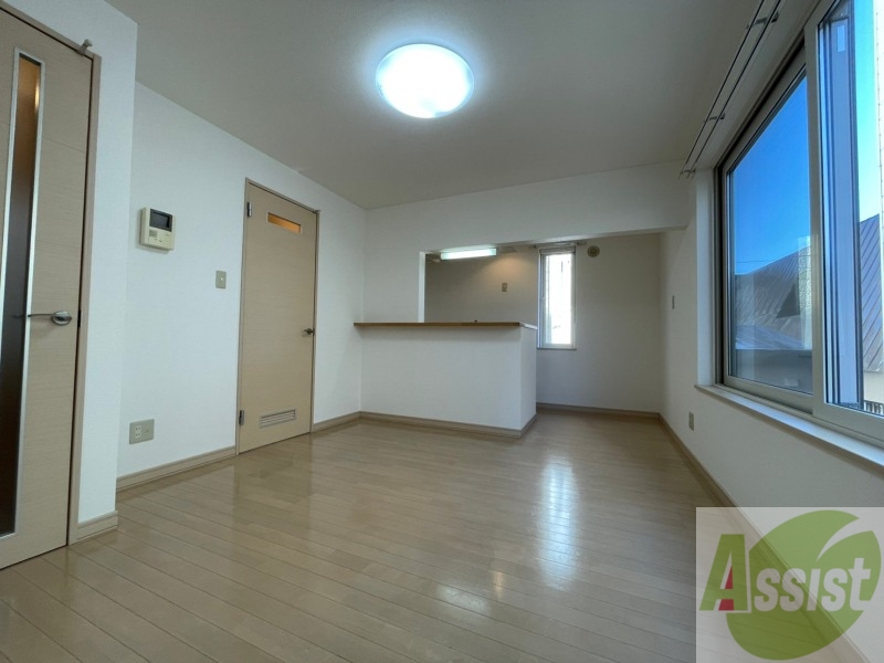 居室・リビング　広くてきれいなリビングです！快適に過ごせそうですね。