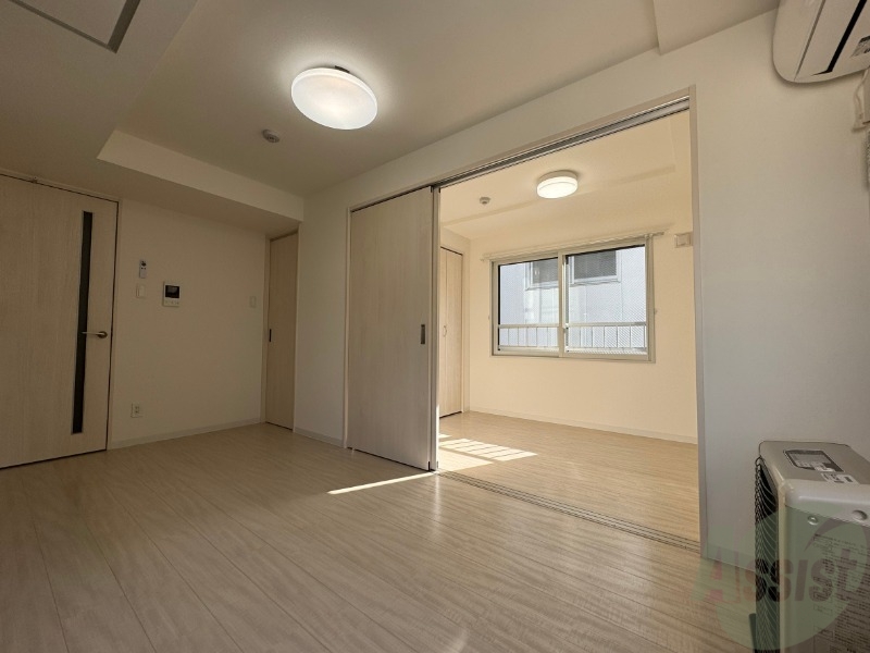 居室・リビング　広くてきれいなリビングです！快適に過ごせそうですね。