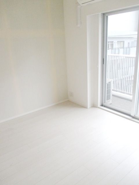 居室・リビング　★★明るい洋室★★