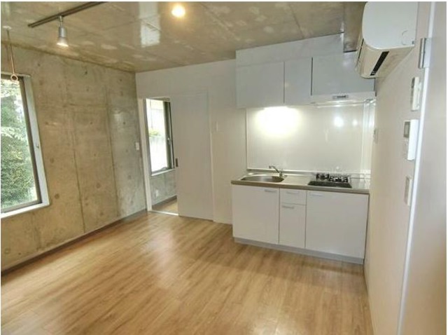 居室・リビング　室内