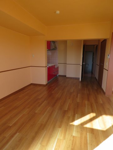 居室・リビング　反転画像となります