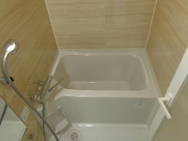 バス・シャワールーム　バスルーム