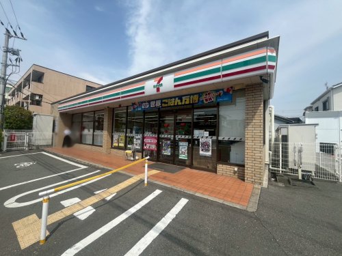 コンビニ　セブンイレブン尼崎浜田町２丁目店（コンビニ）まで63m