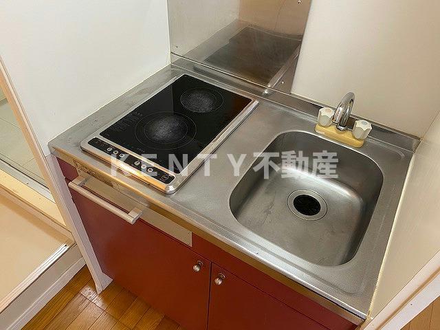 キッチン　コンパクトなキッチンで掃除もラクラク