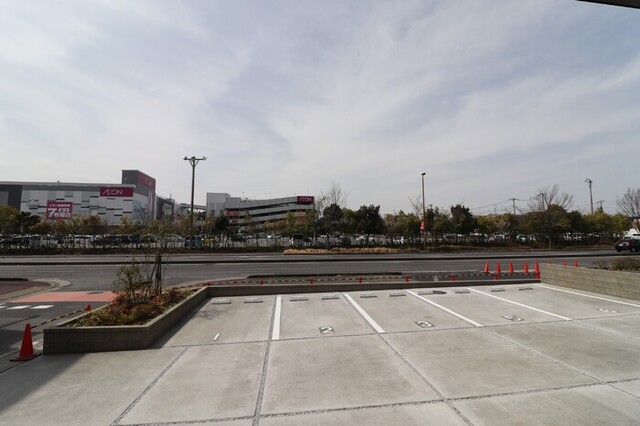 駐車場　駐車場