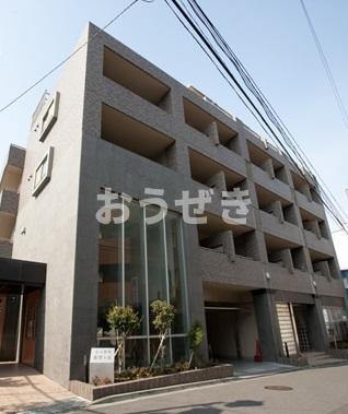 建物外観　タイル張とエントランスは大理…?