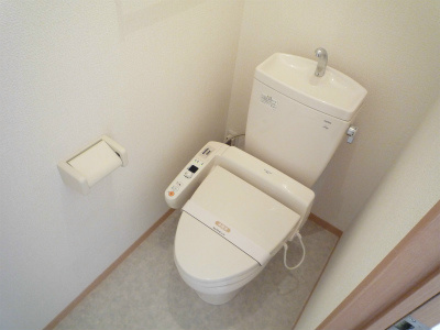 トイレ　室内写真は105号室