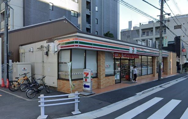コンビニ　セブンイレブン名古屋泉1丁目店（コンビニ）まで140m