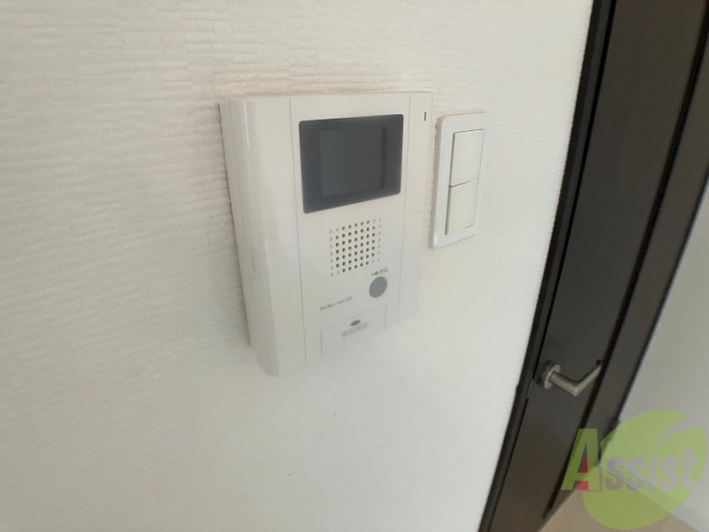 セキュリティ　ＴＶモニター付インターホンです。来客者の顔が見えるので安心！