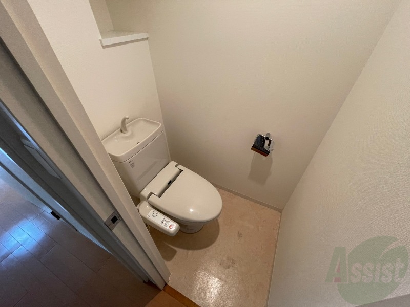 トイレ　トイレははじめからウォシュレット付きです！