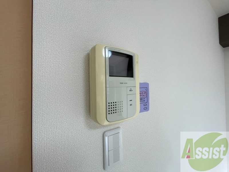 セキュリティ　ＴＶモニター付インターホンです。来客者の顔が見えるので安心！