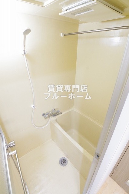 バス・シャワールーム　浴室乾燥付き！