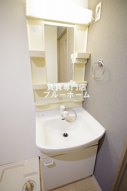 洗面設備　嬉しい独立洗面台！