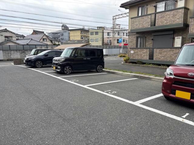 駐車場　駐車場