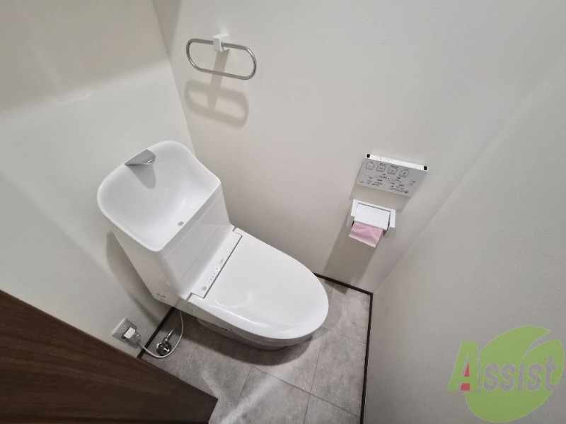 トイレ　トイレは綺麗でウォッシュレットも付いて快適にお使い頂けます。